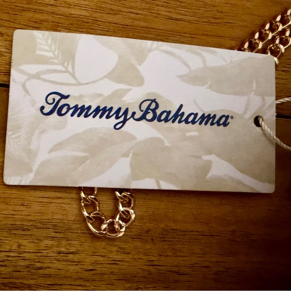 Tommy Bahama Viral “Turtle Time” Purse with Gold Chain Accessory - Picture 5 of 12